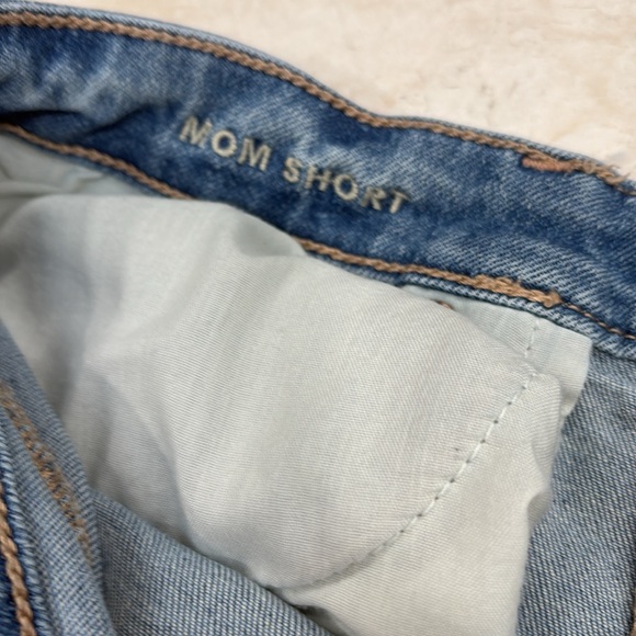 American Eagle Mom Short size 10 - Picture 5 of 6